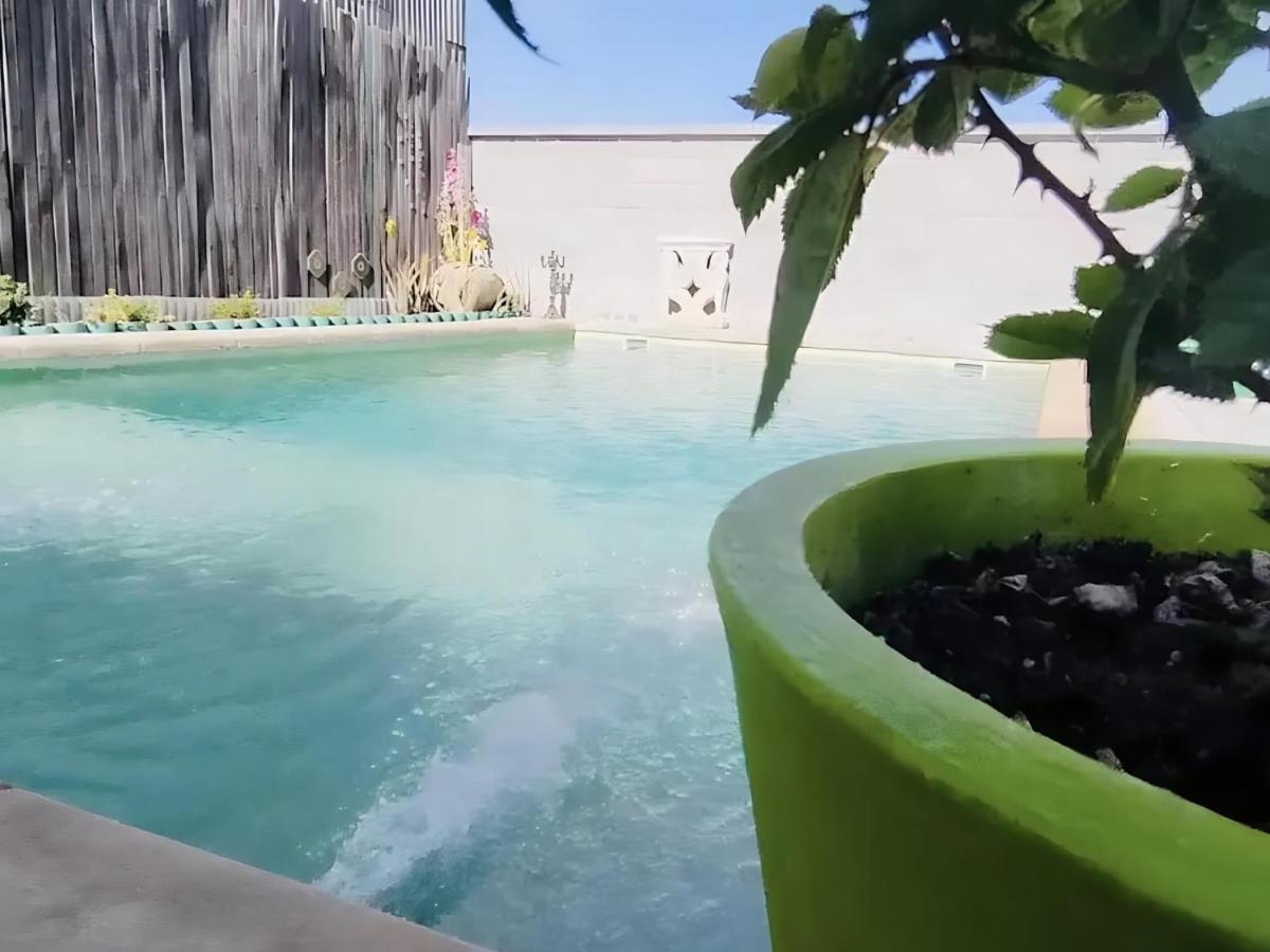 Сasa de vacaciones Casa Grande Con Piscina Familias